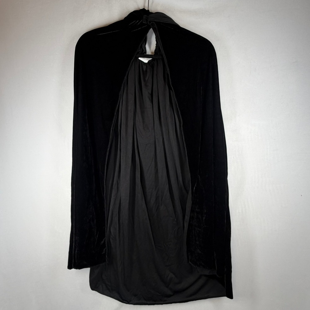 Hyde and Eek Boutique Adult Velvet Cape Black Hooded Costume One Size